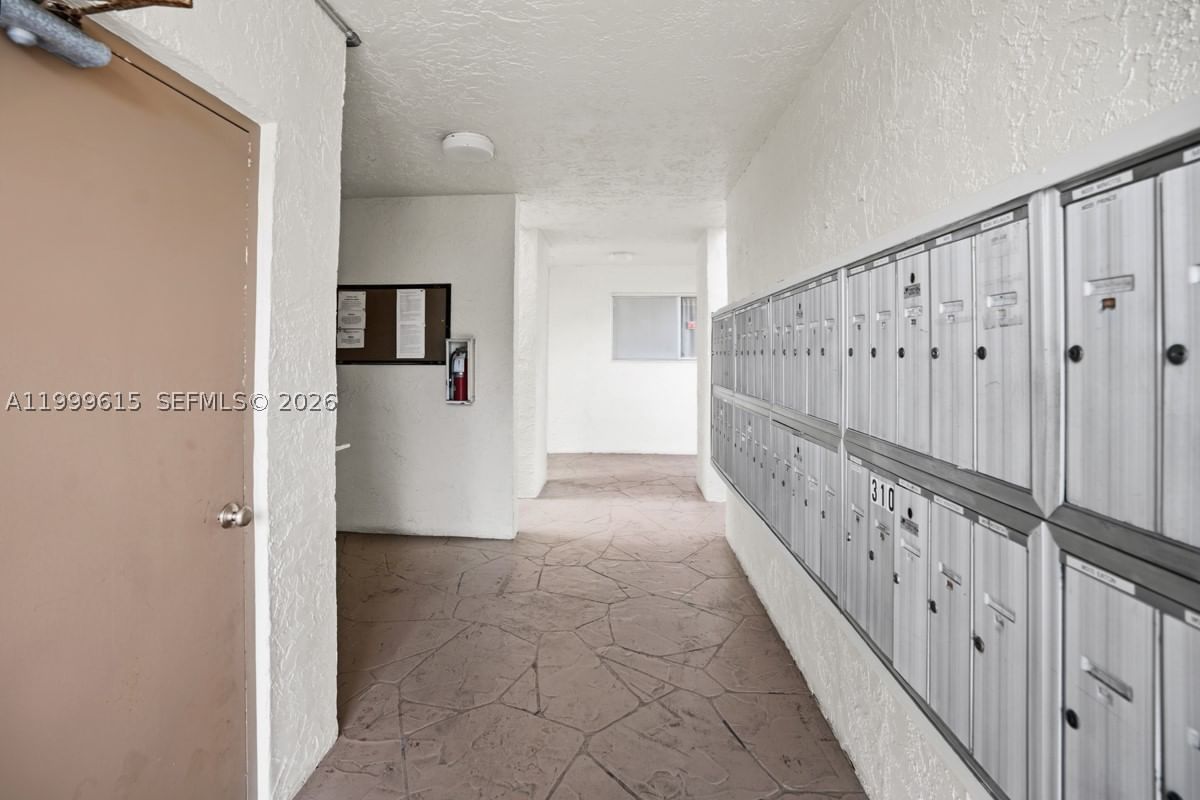 Real estate property located at 6870 Royal Palm Blvd #209M, Broward, Royal Park Gardens Iii-m, Margate, FL