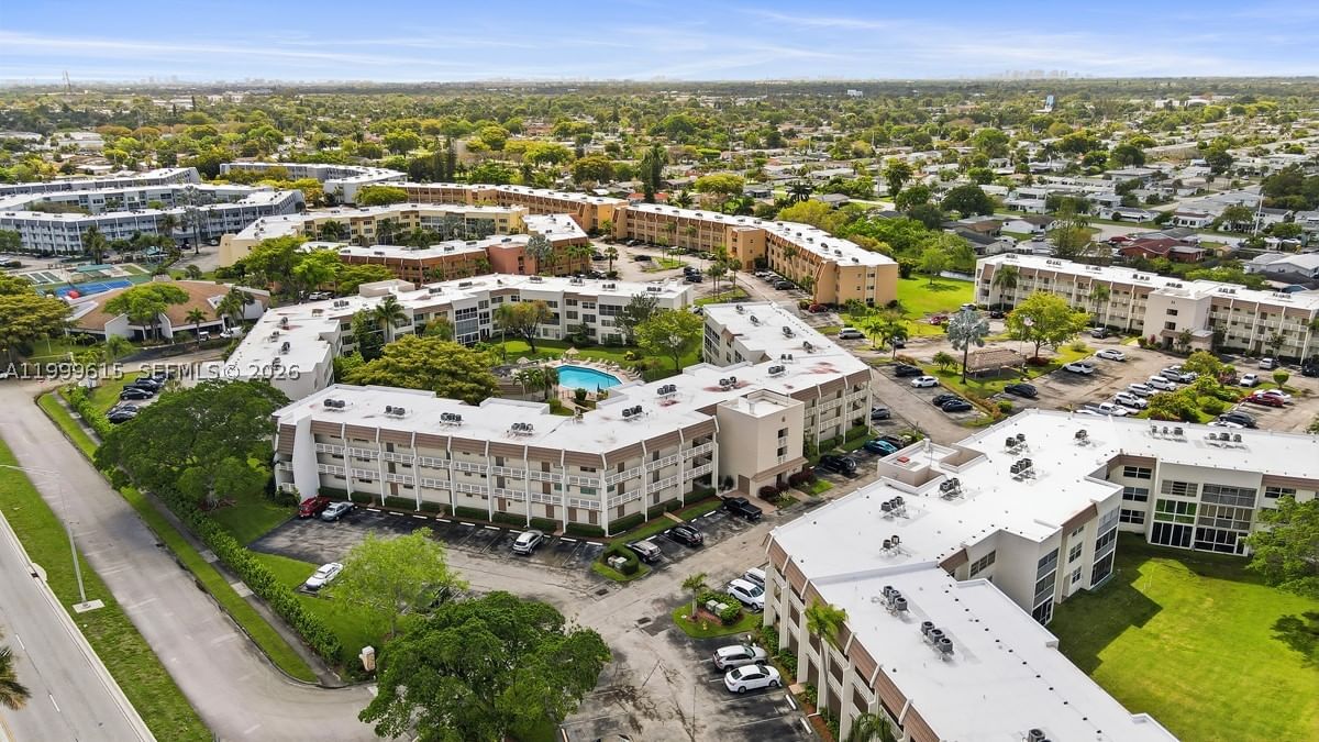Real estate property located at 6870 Royal Palm Blvd #209M, Broward, Royal Park Gardens Iii-m, Margate, FL