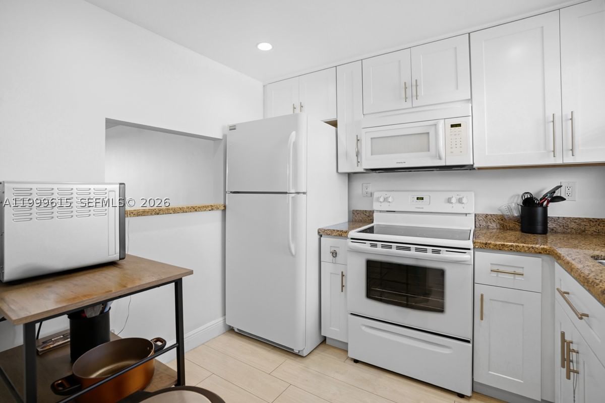 Real estate property located at 6870 Royal Palm Blvd #209M, Broward, Royal Park Gardens Iii-m, Margate, FL
