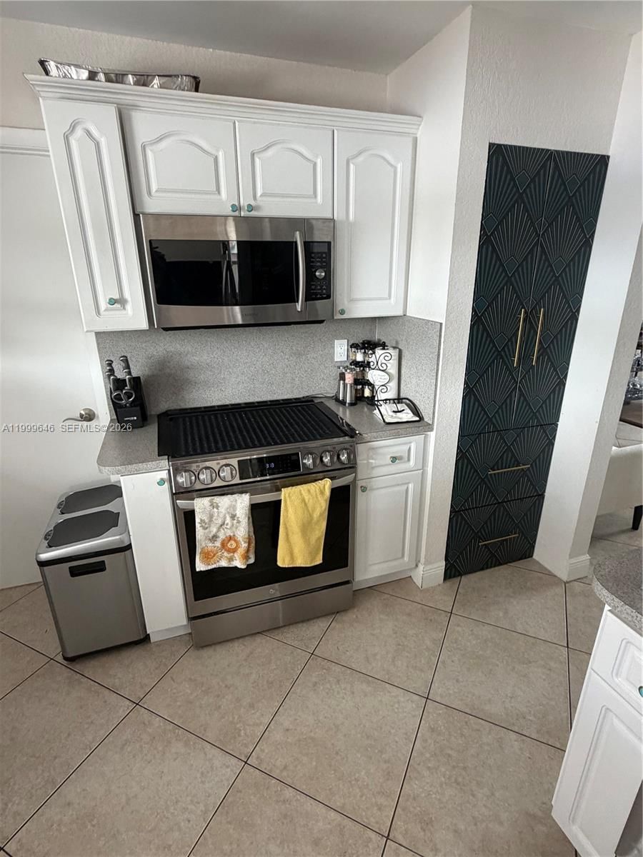 Real estate property located at 13267 9th Ln, Miami-dade, Tamiami Lakes Sec 5, Miami, FL