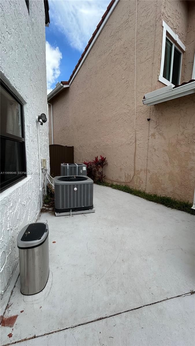 Real estate property located at 13267 9th Ln, Miami-dade, Tamiami Lakes Sec 5, Miami, FL