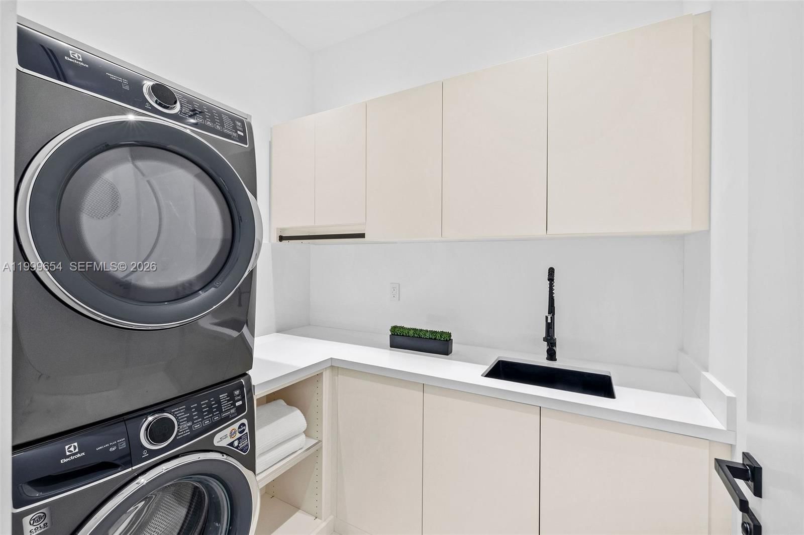 Real estate property located at 325 63rd St, Miami-dade, Beach View Addn, Miami Beach, FL