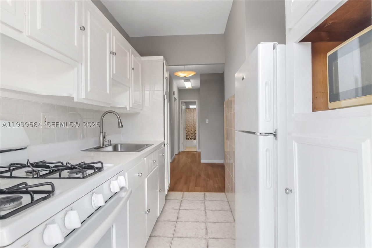 Real estate property located at 8129 Abbott Ave #10, Miami-dade, Orleans House Condo, Miami Beach, FL