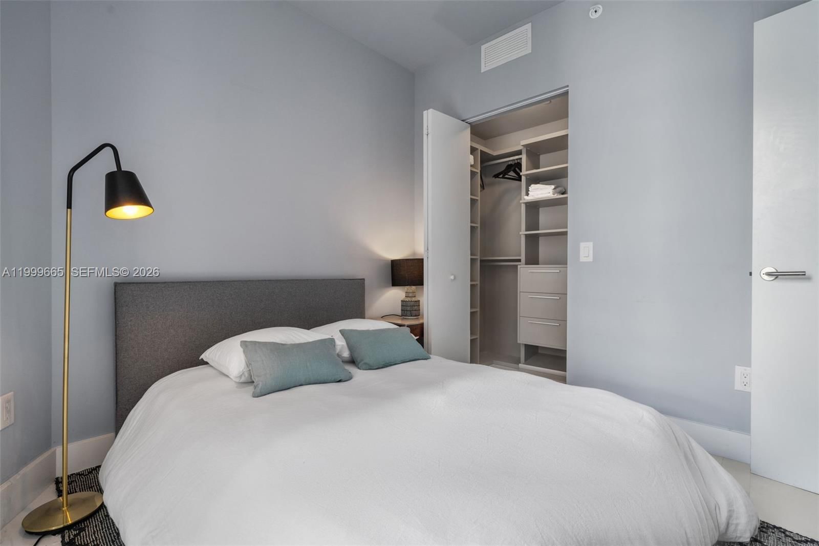 Real estate property located at 501 31st St #2906, Miami-dade, Paraiso Bayviews Condo, Miami, FL