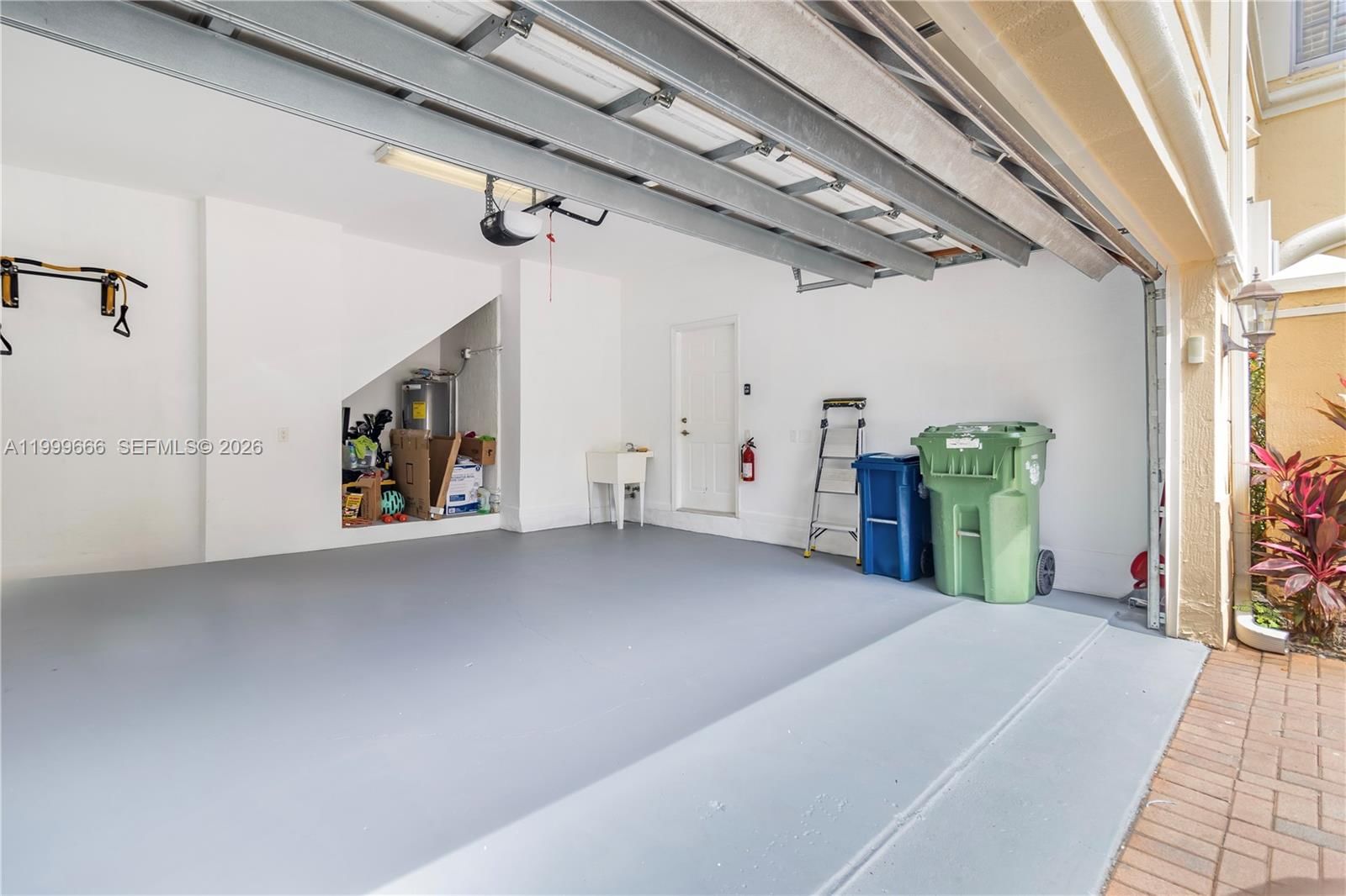 Real estate property located at 1611 Passion Vine Cir #12-2, Broward, Mariposa Pointe At Weston, Weston, FL