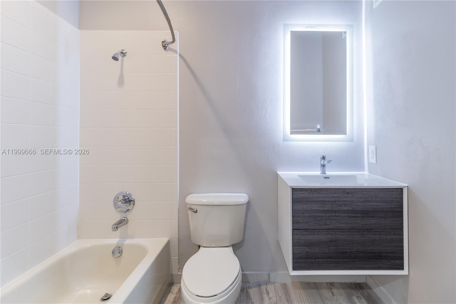 Real estate property located at 1611 Passion Vine Cir #12-2, Broward, Mariposa Pointe At Weston, Weston, FL