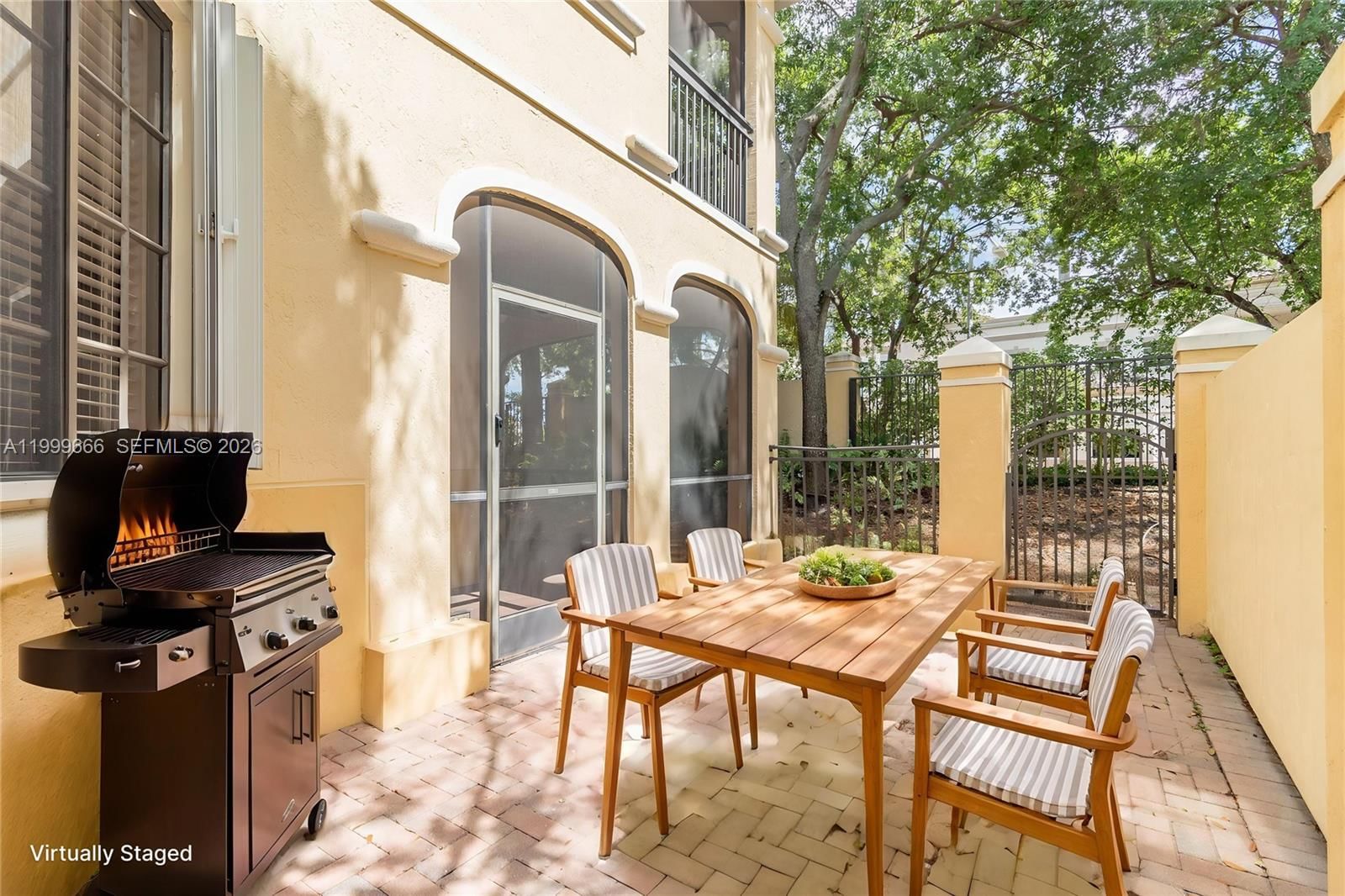 Real estate property located at 1611 Passion Vine Cir #12-2, Broward, Mariposa Pointe At Weston, Weston, FL