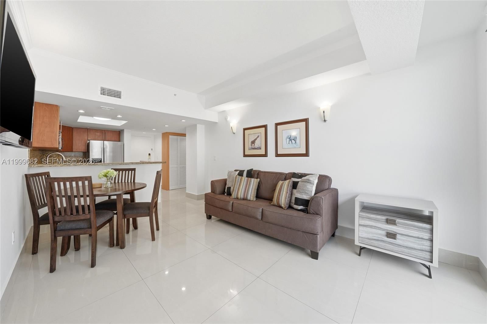 Real estate property located at 2951 Bayshore Dr #1111, Miami-dade, The Mutiny Condo, Miami, FL