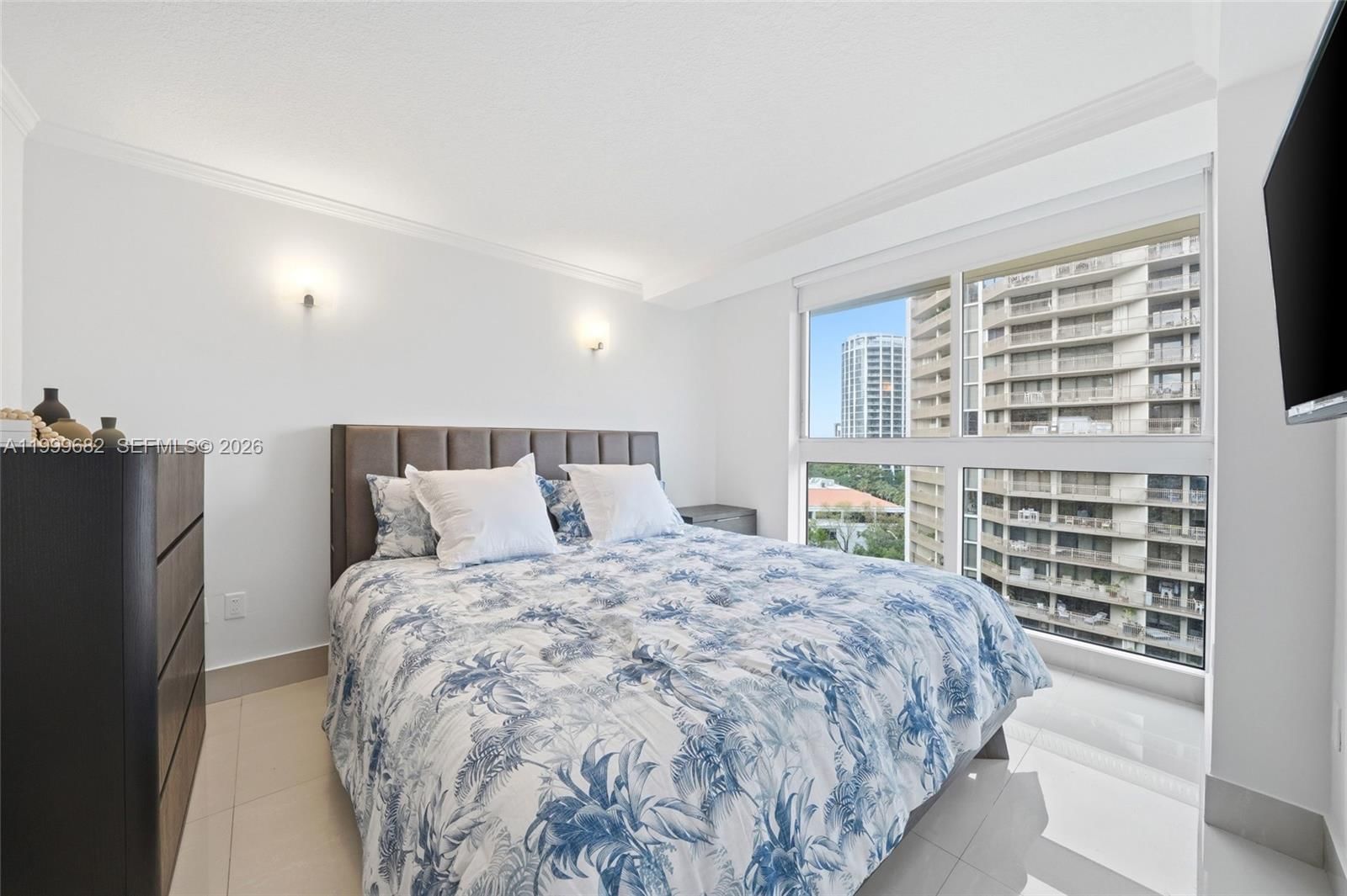 Real estate property located at 2951 Bayshore Dr #1111, Miami-dade, The Mutiny Condo, Miami, FL