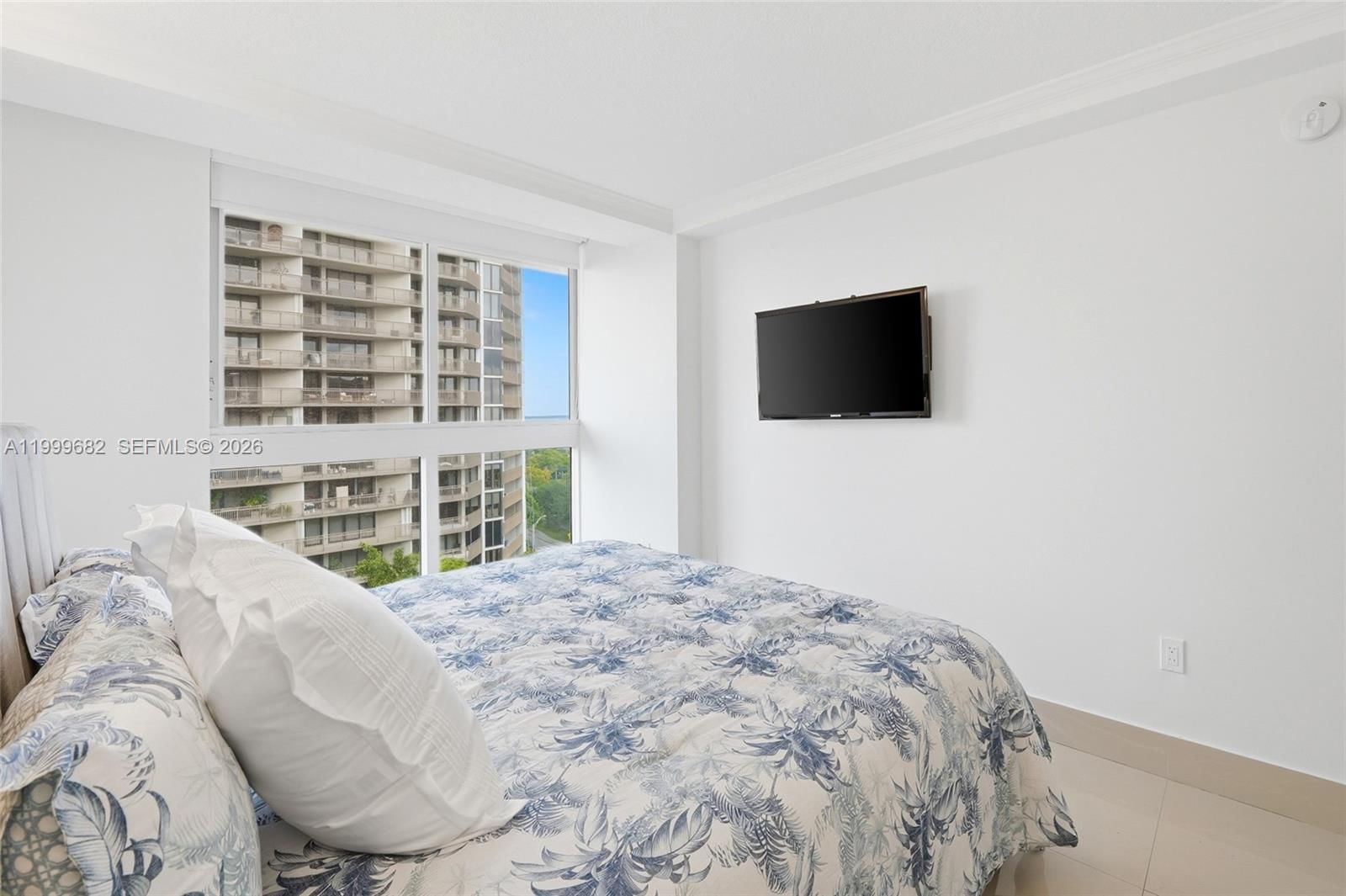 Real estate property located at 2951 Bayshore Dr #1111, Miami-dade, The Mutiny Condo, Miami, FL