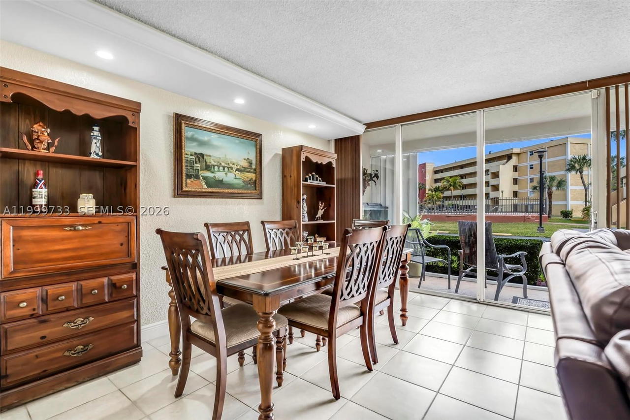 Real estate property located at 9210 Fontainebleau Blvd #104, Miami-dade, Parkview Condo No 1, Miami, FL
