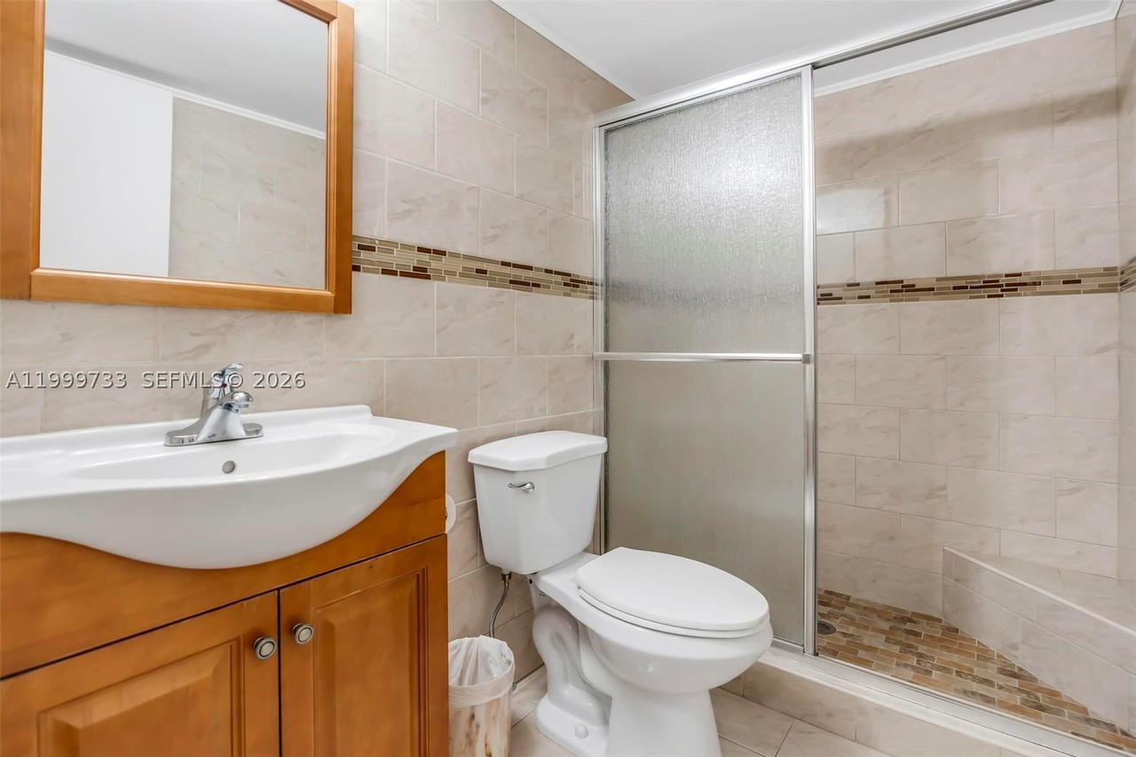 Real estate property located at 9210 Fontainebleau Blvd #104, Miami-dade, Parkview Condo No 1, Miami, FL