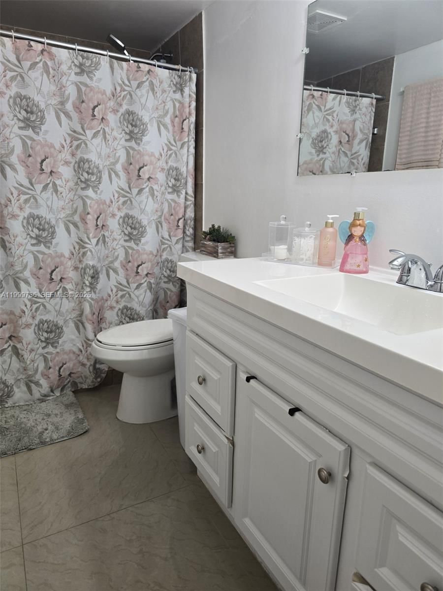 Real estate property located at 10786 Kendall Dr D5, Miami-dade, Spanish Trace Condo, Miami, FL