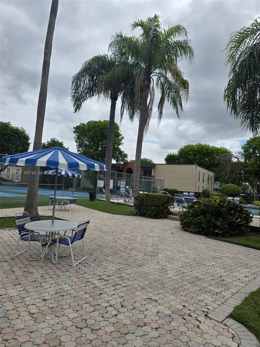 Real estate property located at 10786 Kendall Dr D5, Miami-dade, Spanish Trace Condo, Miami, FL