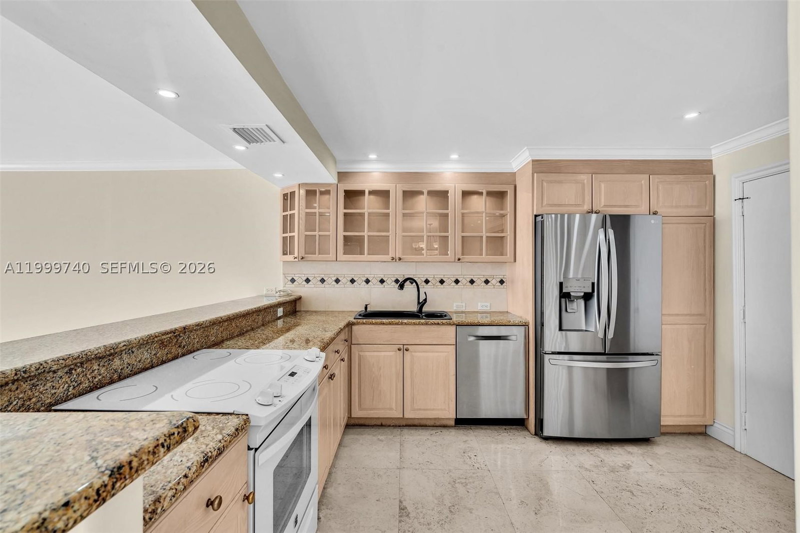 Real estate property located at 2 Grove Isle Dr B805, Miami-dade, Grove Isle Condo, Miami, FL