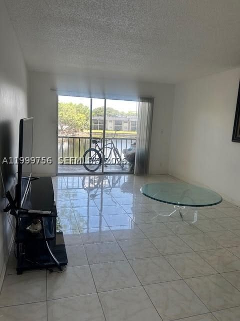 Real estate property located at 7910 Colony Cir N #204, Broward, Versailles Gardens Condo, Tamarac, FL