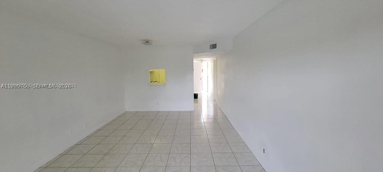 Real estate property located at 7910 Colony Cir N #204, Broward, Versailles Gardens Condo, Tamarac, FL