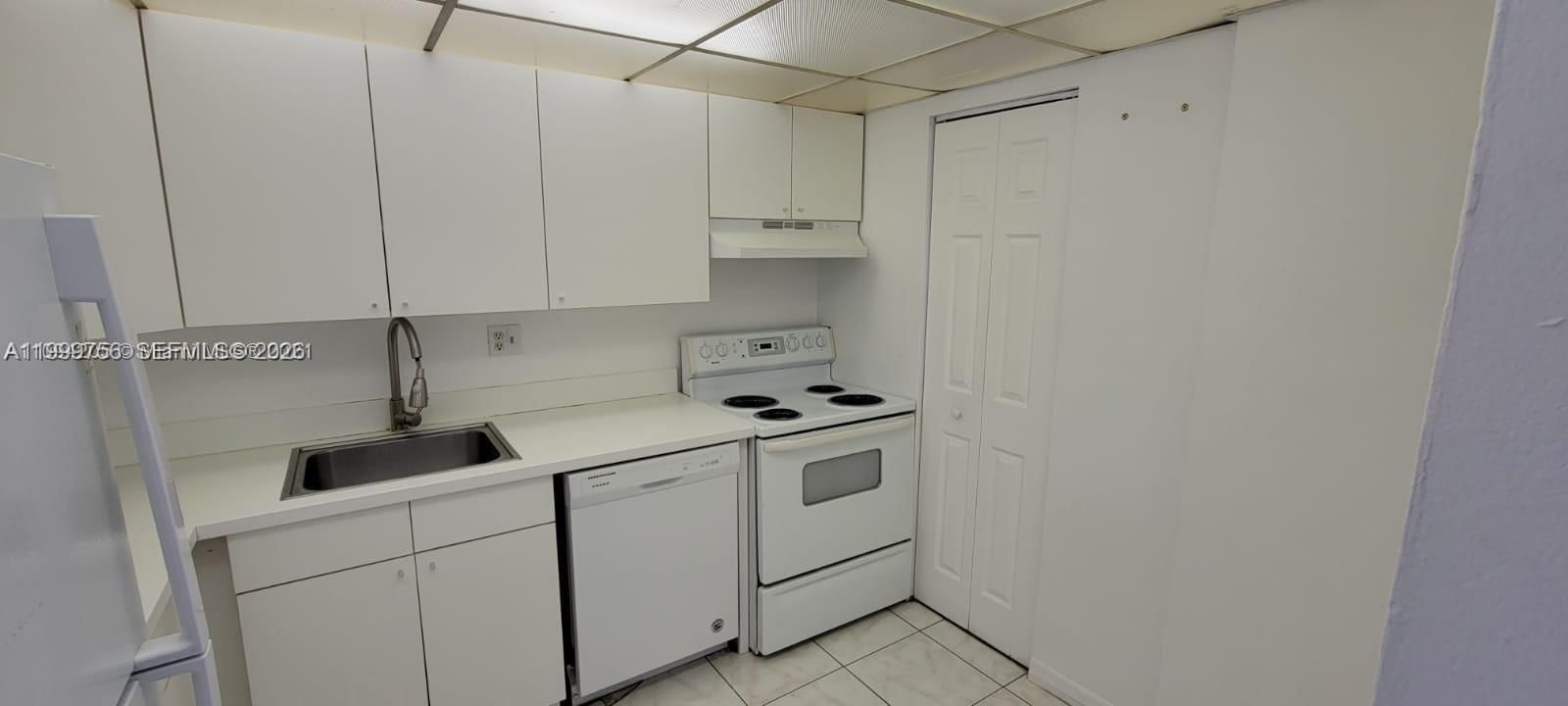 Real estate property located at 7910 Colony Cir N #204, Broward, Versailles Gardens Condo, Tamarac, FL