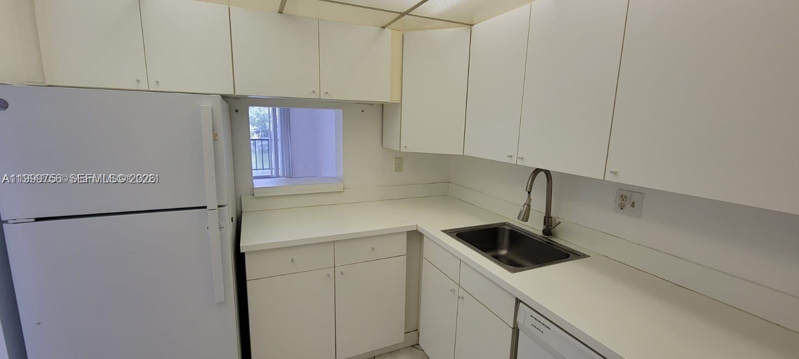 Real estate property located at 7910 Colony Cir N #204, Broward, Versailles Gardens Condo, Tamarac, FL