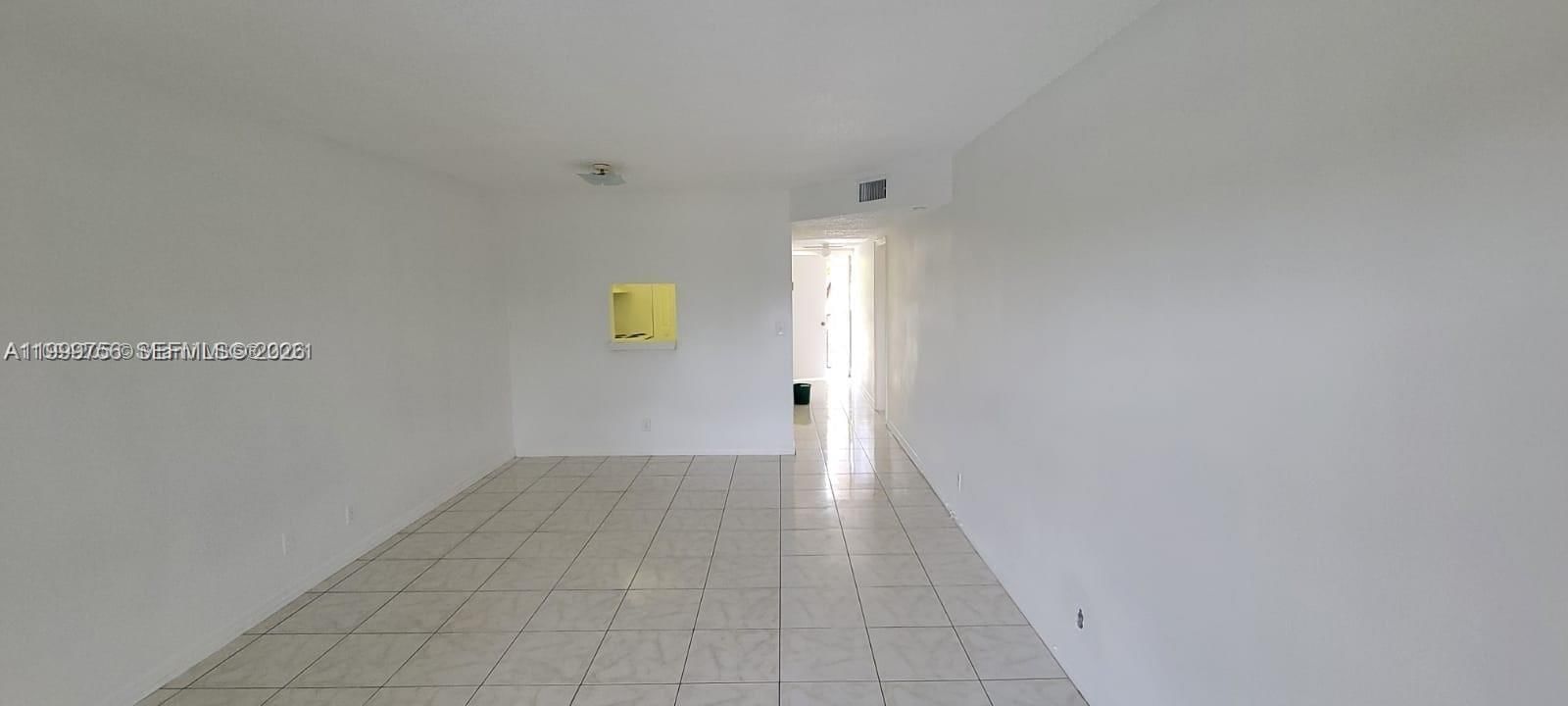 Real estate property located at 7910 Colony Cir N #204, Broward, Versailles Gardens Condo, Tamarac, FL