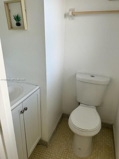 Real estate property located at 7910 Colony Cir N #204, Broward, Versailles Gardens Condo, Tamarac, FL