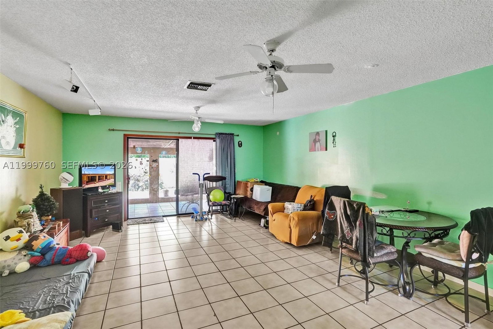 Real estate property located at 8618 148th Pl, Miami-dade, Kendale Lakes West Townho, Miami, FL