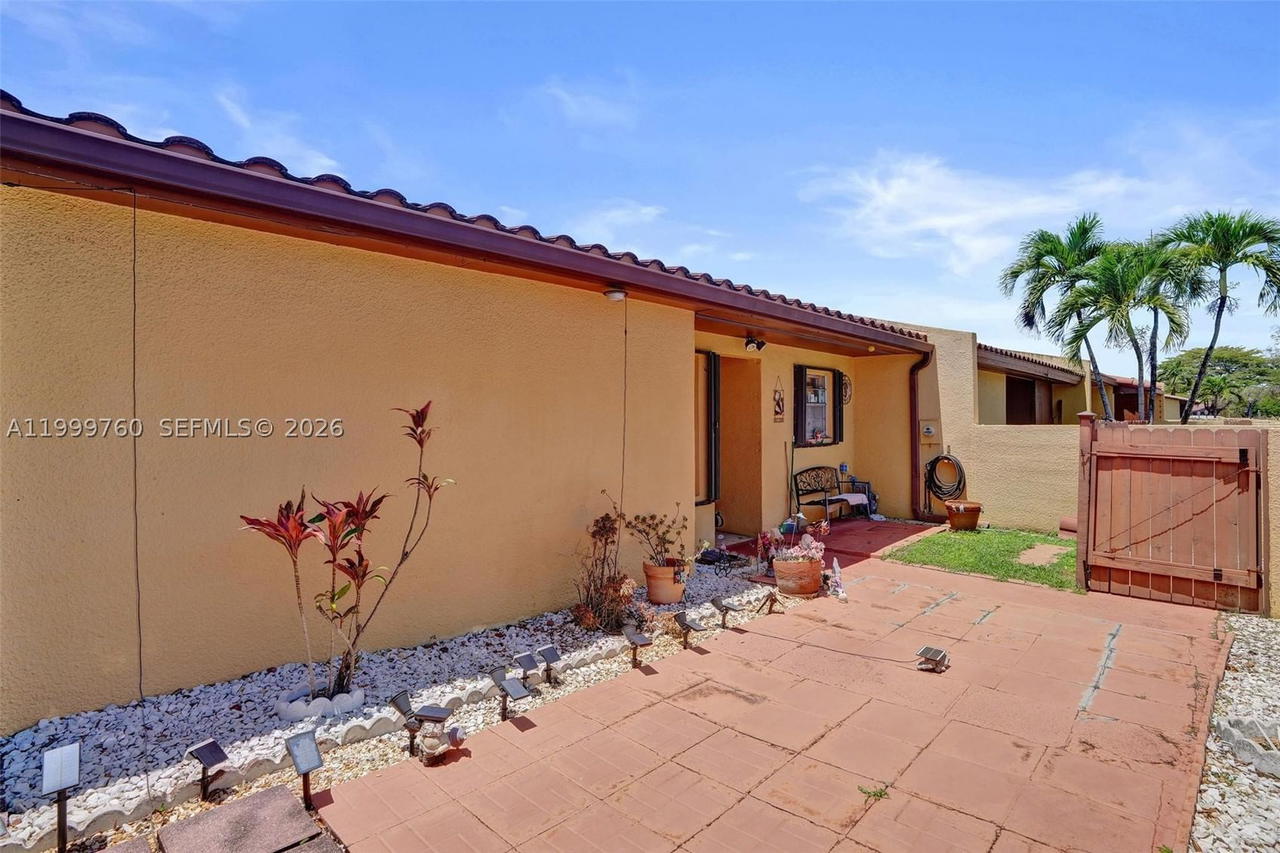 Real estate property located at 8618 148th Pl, Miami-dade, Kendale Lakes West Townho, Miami, FL