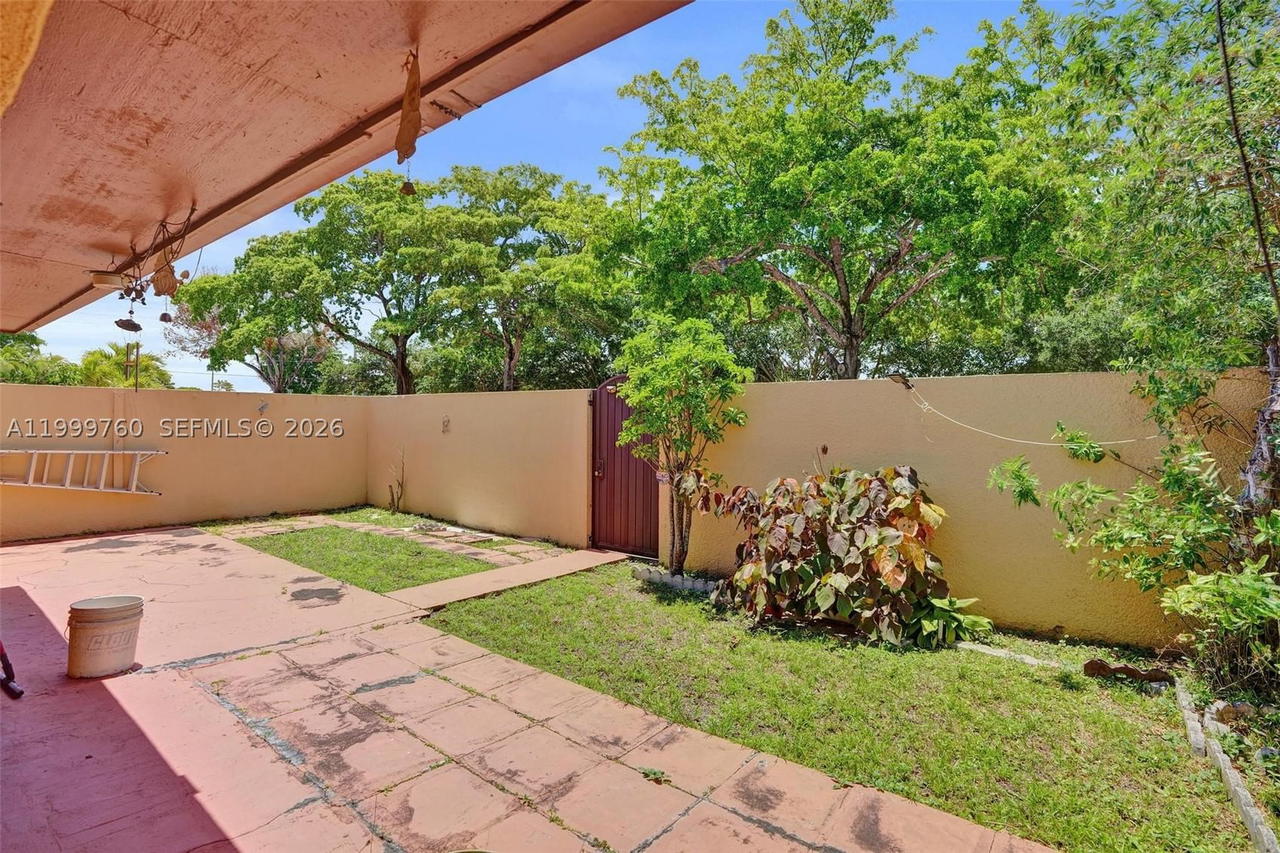 Real estate property located at 8618 148th Pl, Miami-dade, Kendale Lakes West Townho, Miami, FL