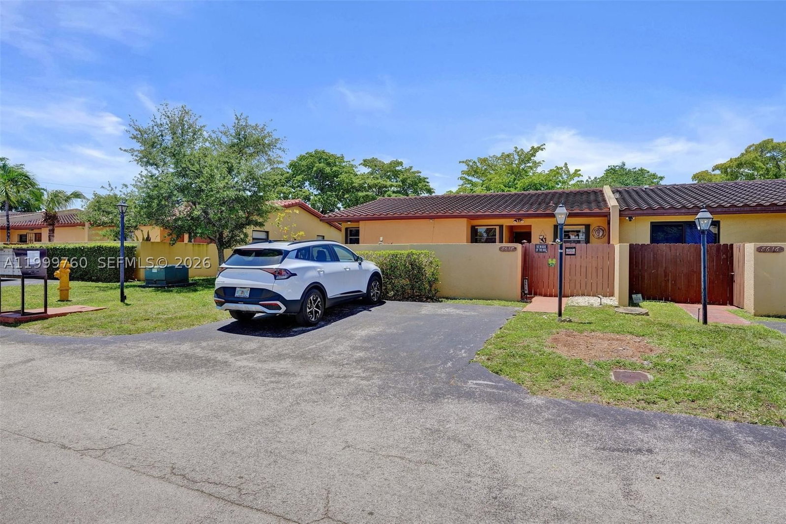 Real estate property located at 8618 148th Pl, Miami-dade, Kendale Lakes West Townho, Miami, FL