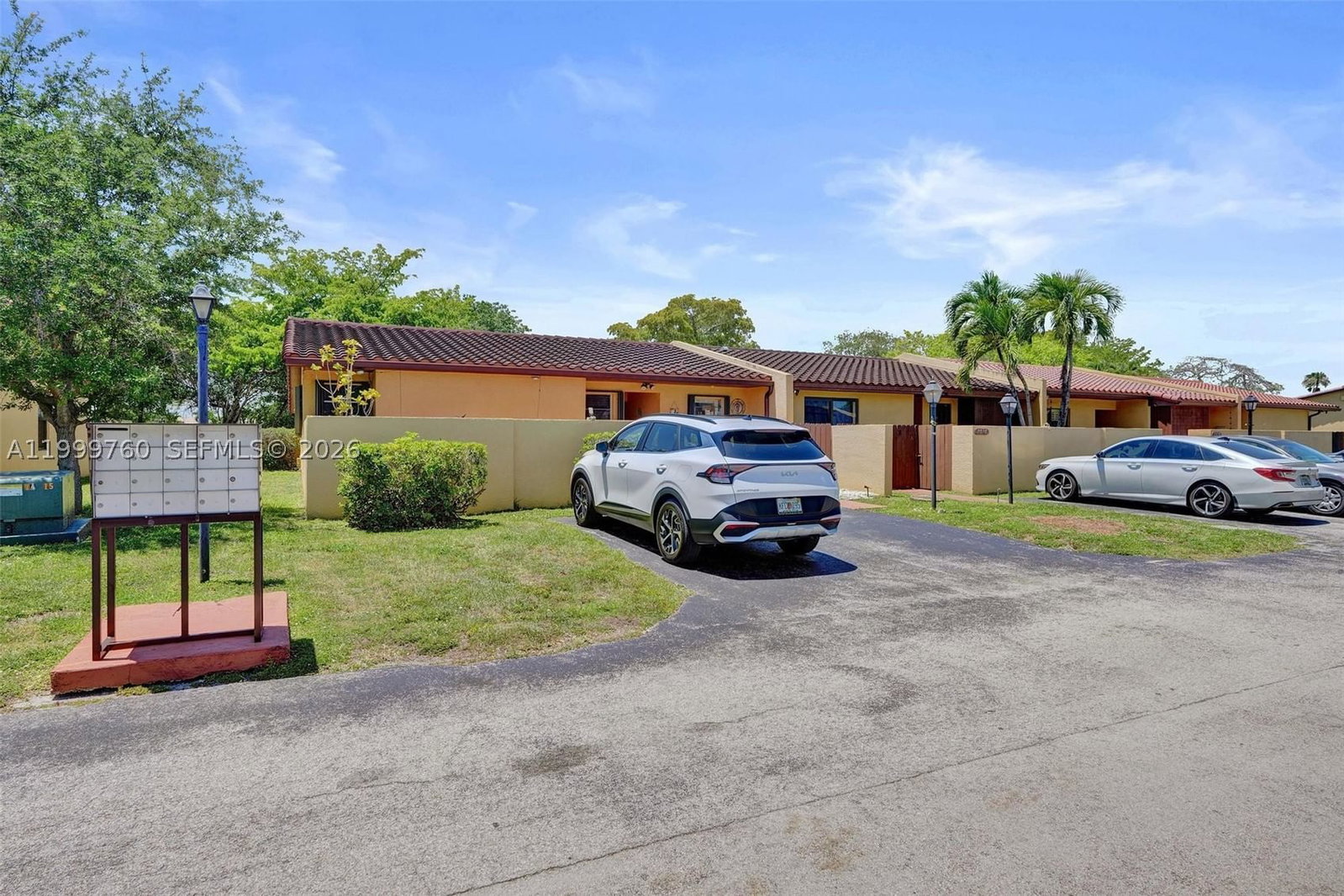 Real estate property located at 8618 148th Pl, Miami-dade, Kendale Lakes West Townho, Miami, FL