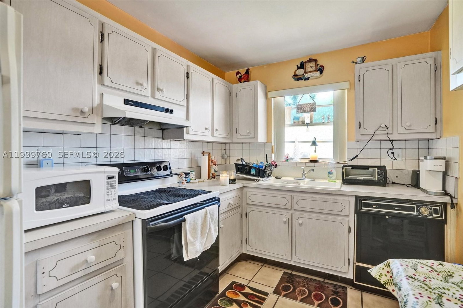 Real estate property located at 8618 148th Pl, Miami-dade, Kendale Lakes West Townho, Miami, FL