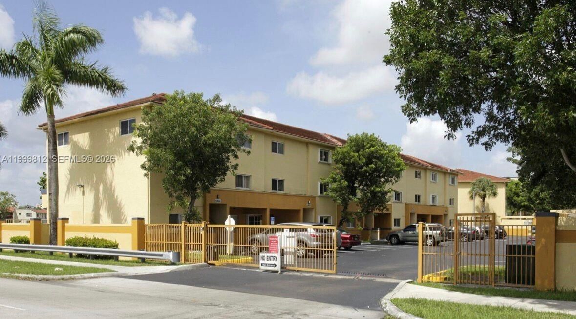 Real estate property located at 8270 149th Ct #10-209, Miami-dade, Waterview Condo, Miami, FL