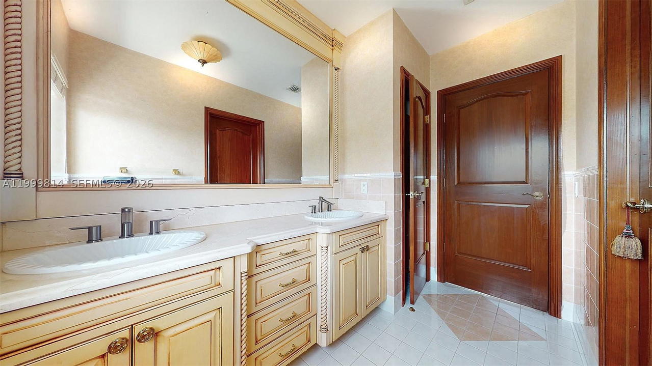 Real estate property located at 1131 Stillwater Dr, Miami-dade, Biscayne Beach-2nd Addn, Miami Beach, FL