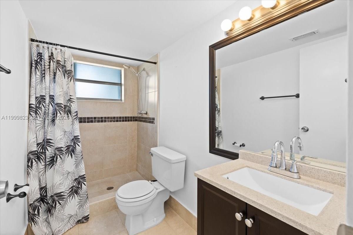 Real estate property located at 8350 Sands Point Blvd E303, Broward, Sands Point Condominium I, Tamarac, FL