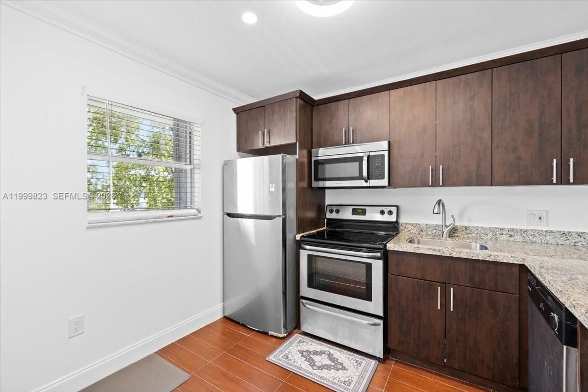 Real estate property located at 8350 Sands Point Blvd E303, Broward, Sands Point Condominium I, Tamarac, FL