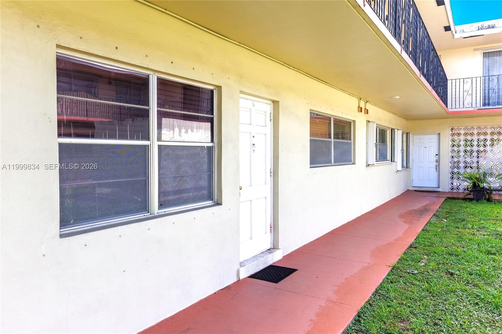 Real estate property located at 1722 Mayo St #103, Broward, Royal Terrace Condominium, Hollywood, FL