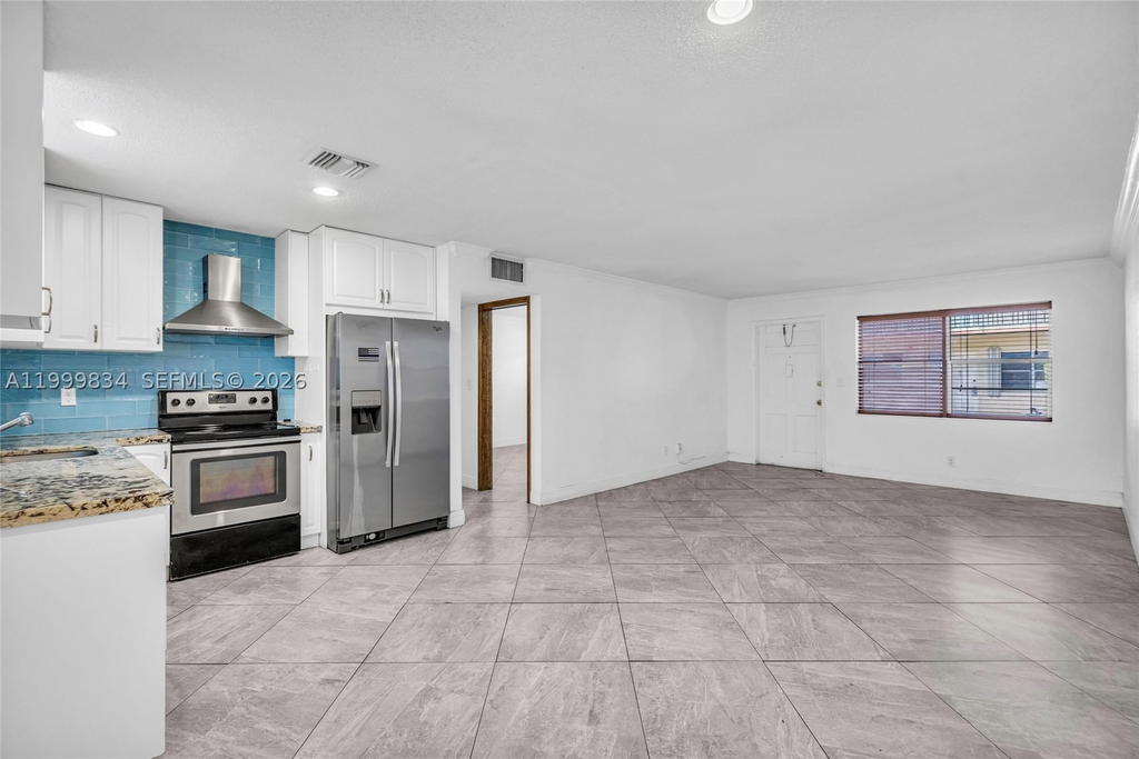 Real estate property located at 1722 Mayo St #103, Broward, Royal Terrace Condominium, Hollywood, FL