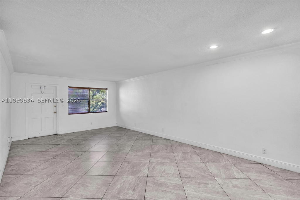 Real estate property located at 1722 Mayo St #103, Broward, Royal Terrace Condominium, Hollywood, FL