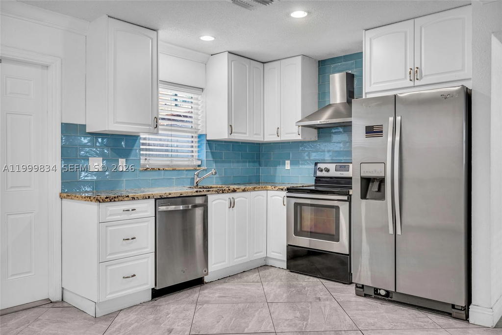 Real estate property located at 1722 Mayo St #103, Broward, Royal Terrace Condominium, Hollywood, FL