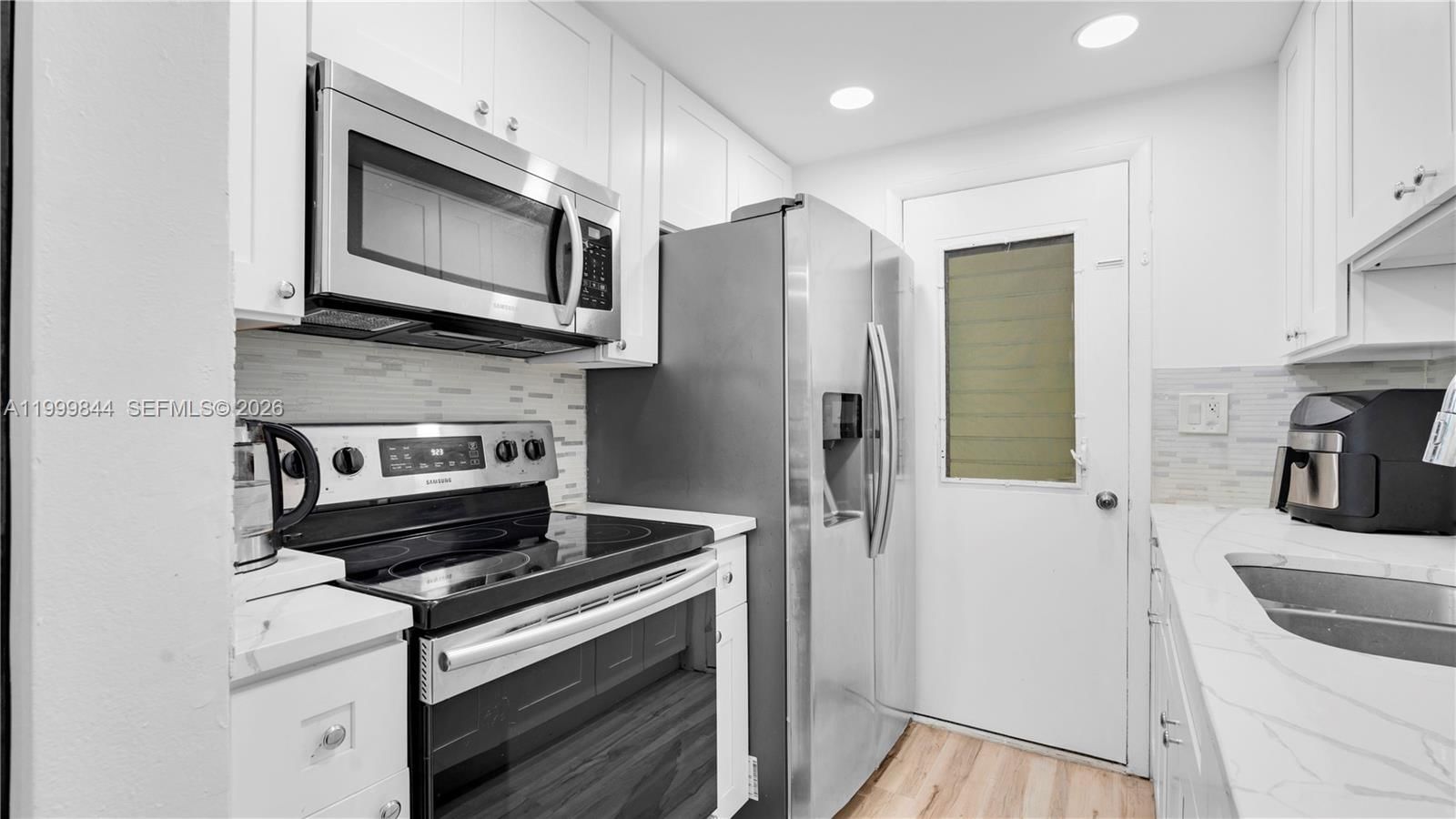 Real estate property located at 16900 14th Ave #204, Miami-dade, Mar-len Gardens No 1 Corp, Miami, FL