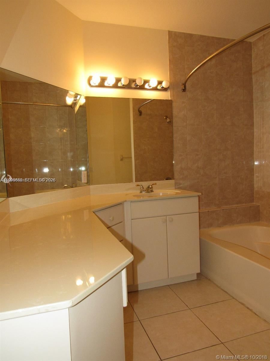 Real estate property located at 14030 51st Ln, Broward, Vizcaya Community, Miramar, FL