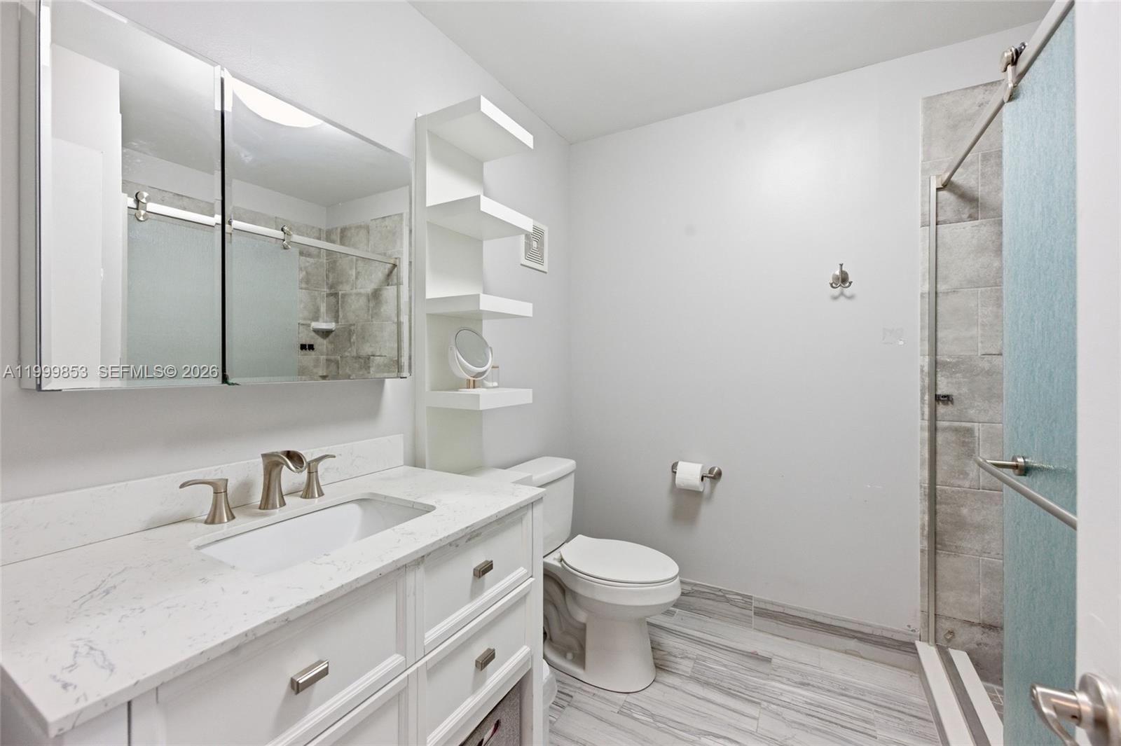 Real estate property located at 14600 Ashland Pl, Broward, Shenandoah Section Four, Davie, FL