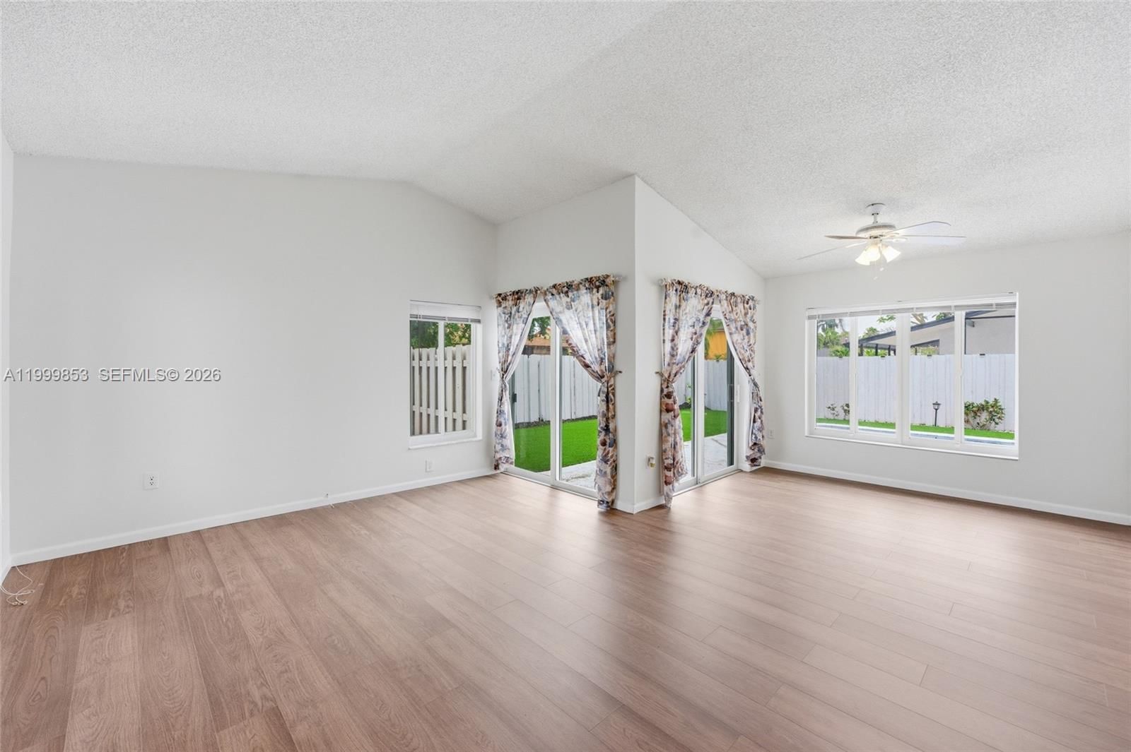 Real estate property located at 14600 Ashland Pl, Broward, Shenandoah Section Four, Davie, FL