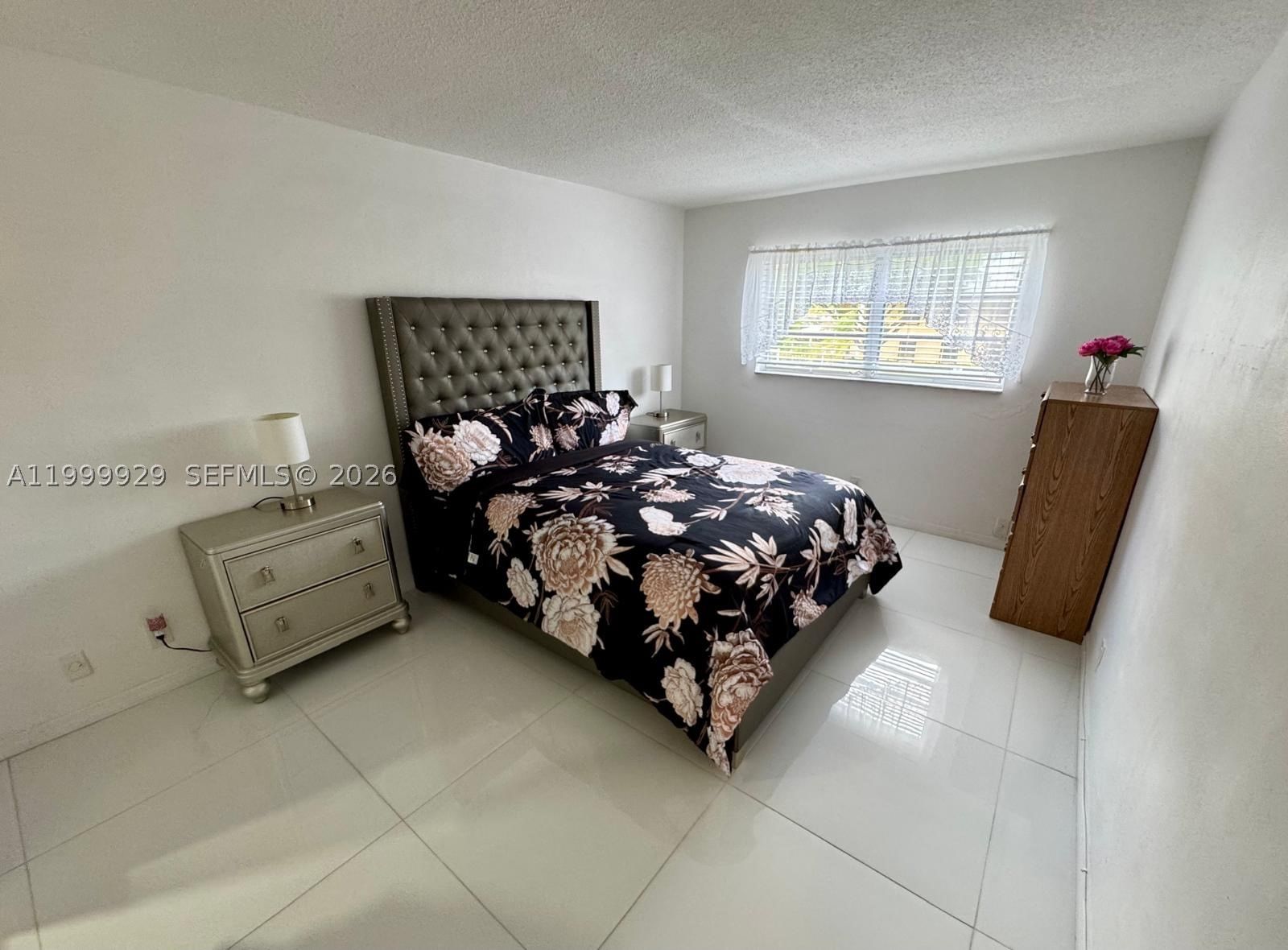 Real estate property located at 581 Blue Heron Drive #221-B, Broward, Paradise Villas, Hallandale Beach, FL