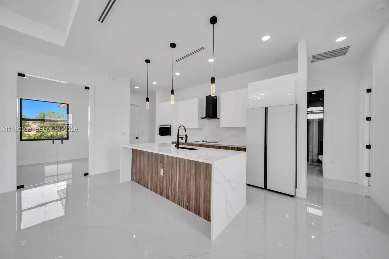 Real estate property located at 3901 3rd ST SW, Lee, Lehigh Acres, Lehigh Acres, FL