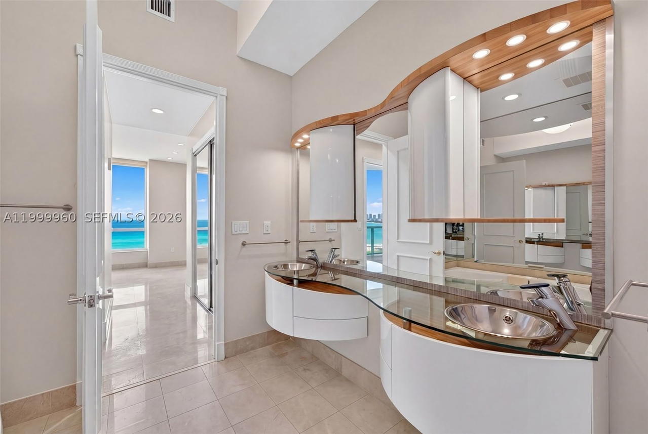 Real estate property located at 18101 Collins Ave #5104, Miami-dade, Trump Palace Condo, Sunny Isles Beach, FL