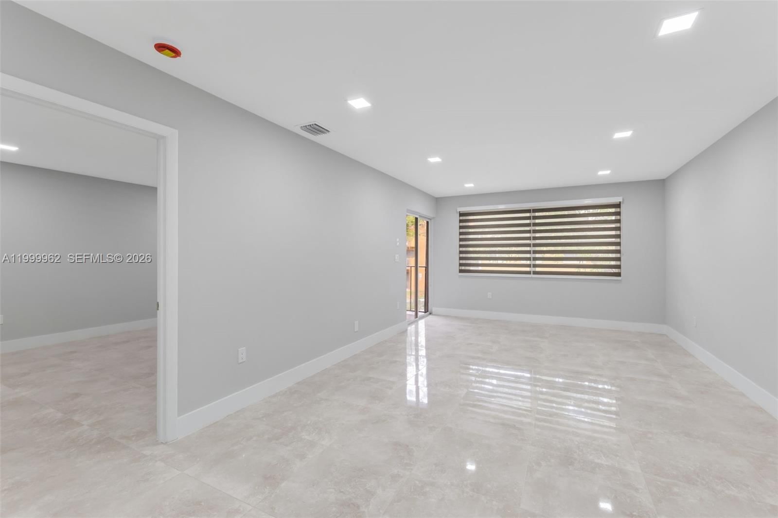 Real estate property located at 15685 82nd Cir Ln #28, Miami-dade, View West Condo Ph I, Miami, FL