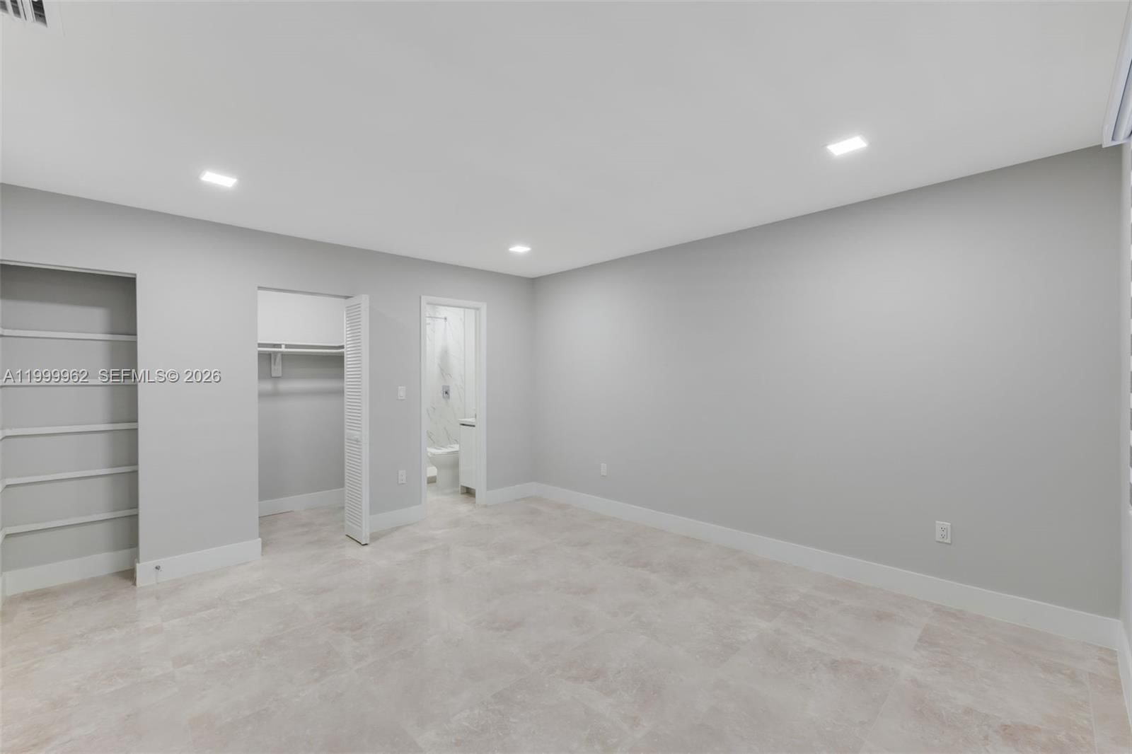 Real estate property located at 15685 82nd Cir Ln #28, Miami-dade, View West Condo Ph I, Miami, FL