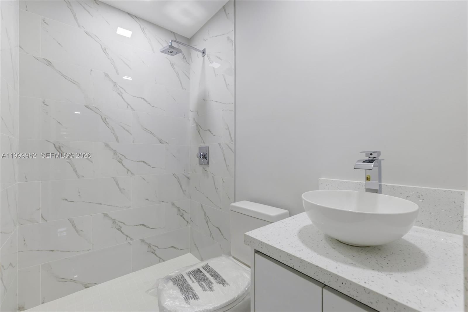 Real estate property located at 15685 82nd Cir Ln #28, Miami-dade, View West Condo Ph I, Miami, FL