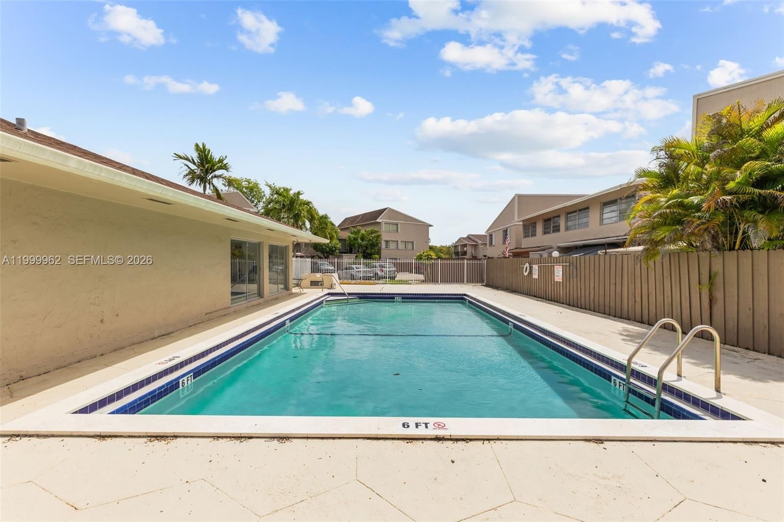 Real estate property located at 15685 82nd Cir Ln #28, Miami-dade, View West Condo Ph I, Miami, FL